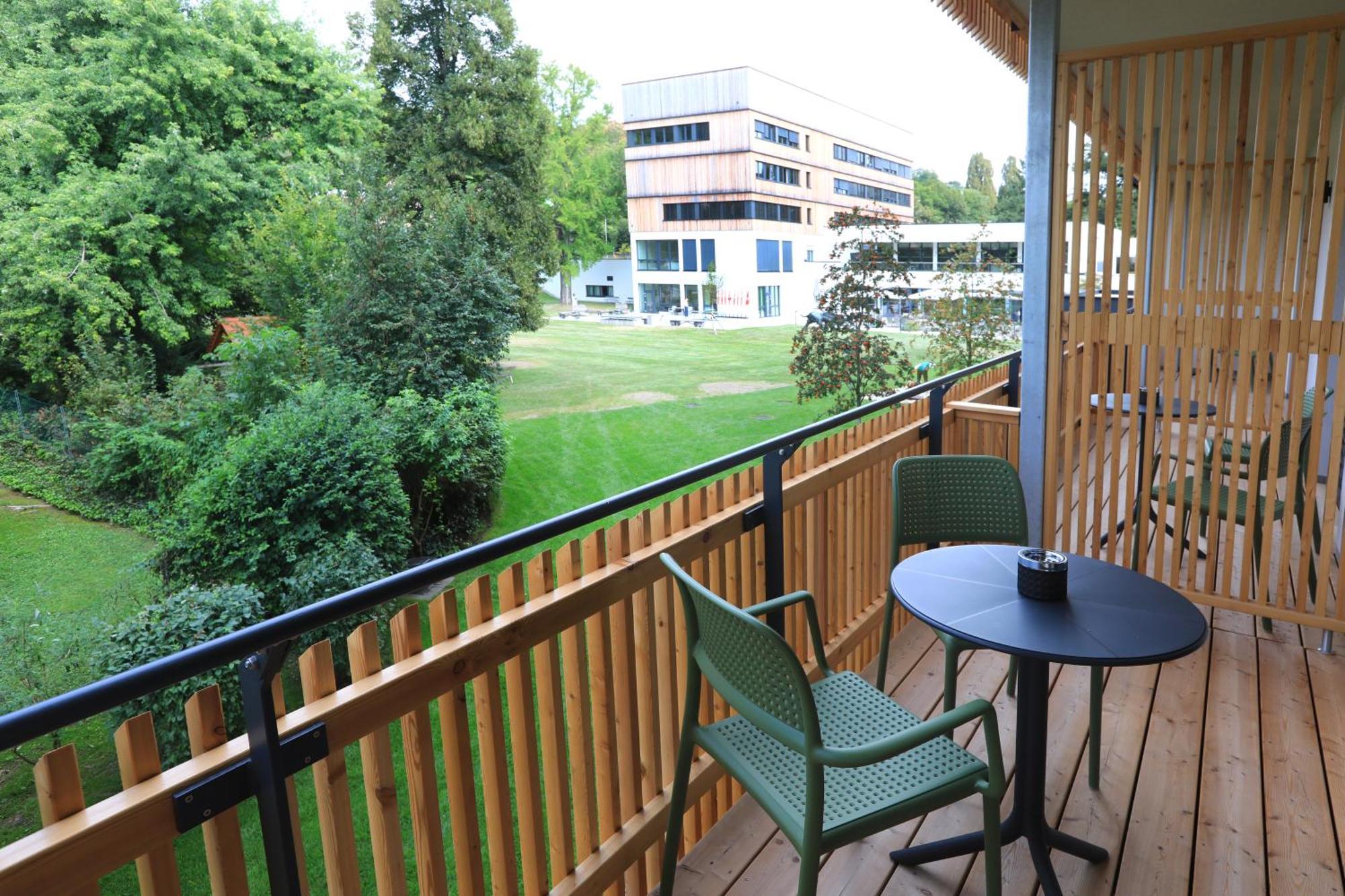Hotel Steiermarkhof Graz - Aus Holz Gebaut, Von Huegeln Gekuesst Exterior photo
